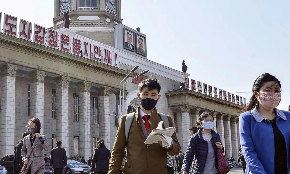 Βόρεια Κορέα: Της "χτύπησε την πόρτα" ο κορονοϊός